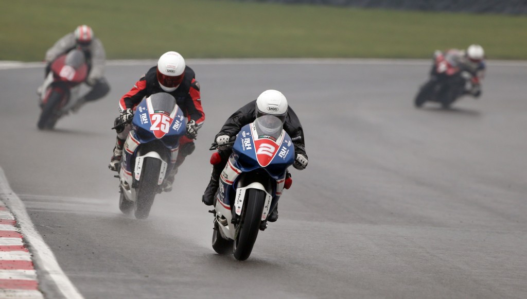 Official Test 2 - British Superbikes08 April 2014