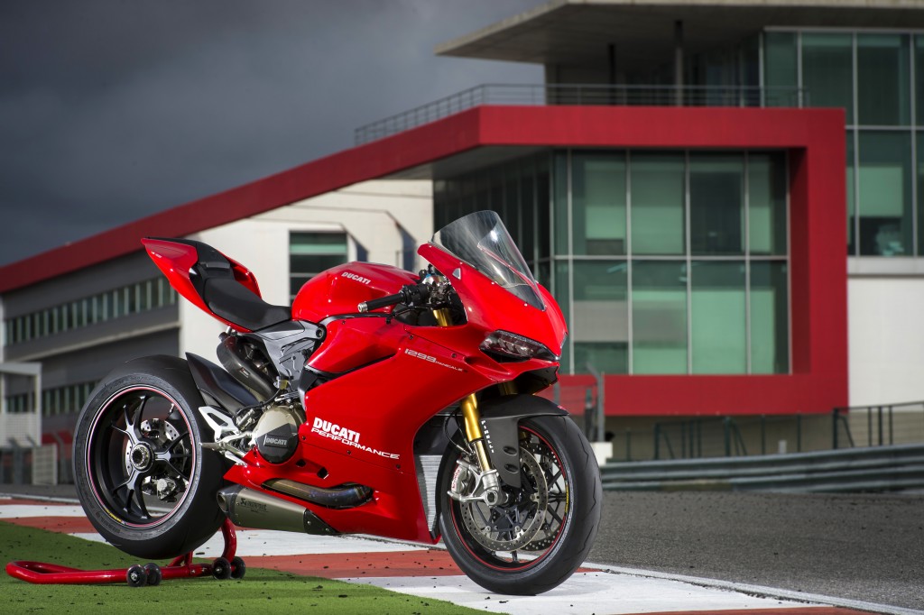 Ducati Performance exhaust systems by Akrapovič