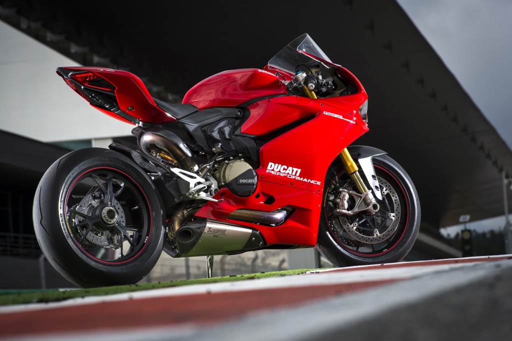 Ducati Performance exhaust systems by Akrapovič